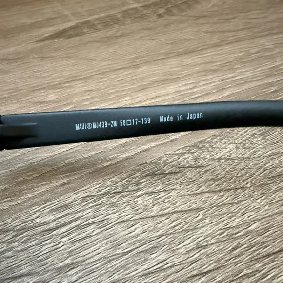 Maui Jim Men’s Sunglasses - Picture 12 of 13